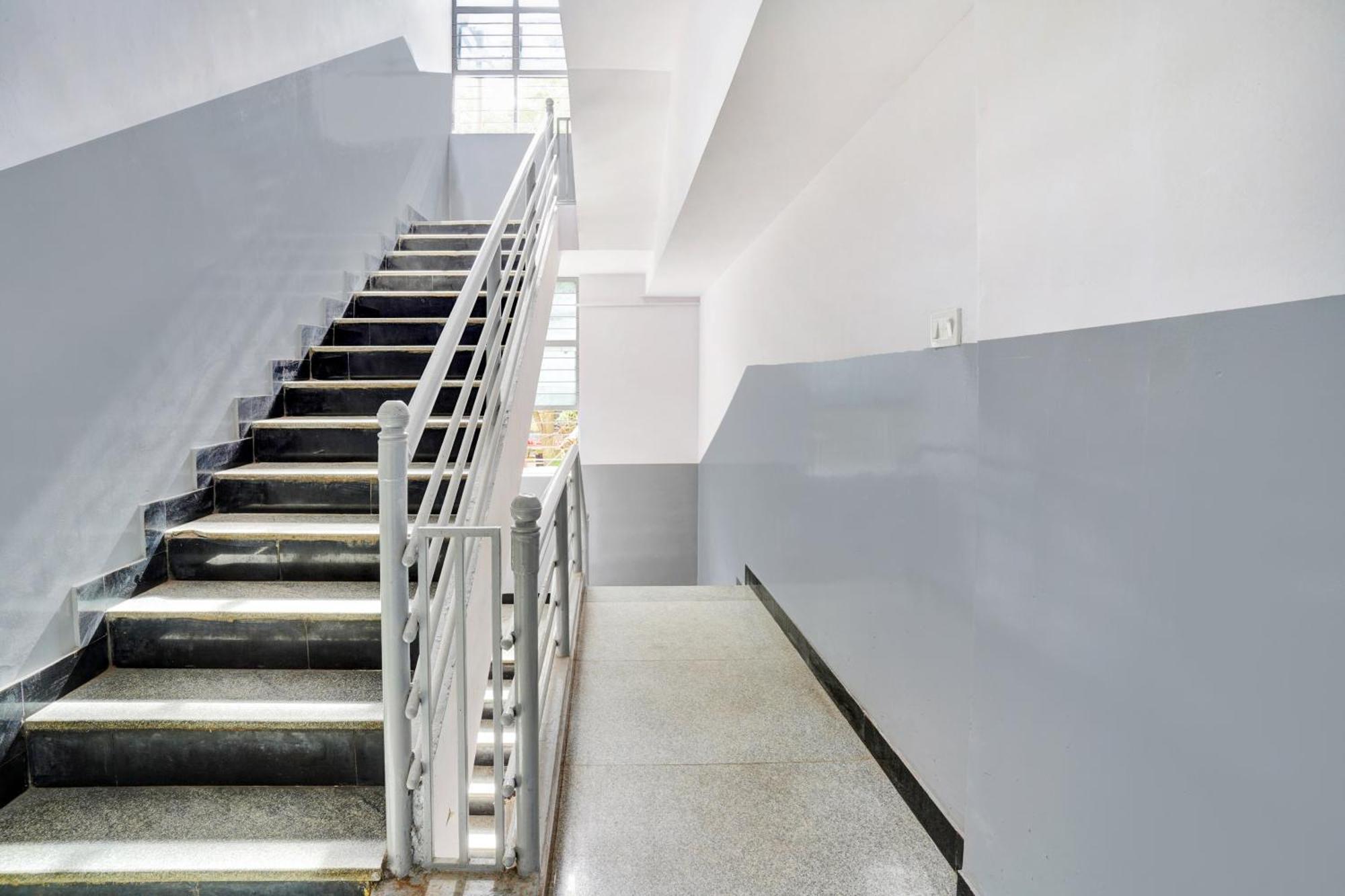 Hotel O Gayathri Metro Deluxe Bengaluru Kültér fotó